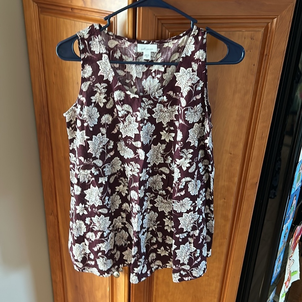 J.Jill Love Linen sleeveless tank top, purple with white flower, size XS